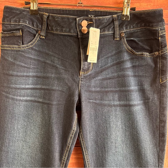 New York & Company Curve Creator Bootcut Jeans Dark Rinse Indigo Size 12 NWT - Picture 2 of 11